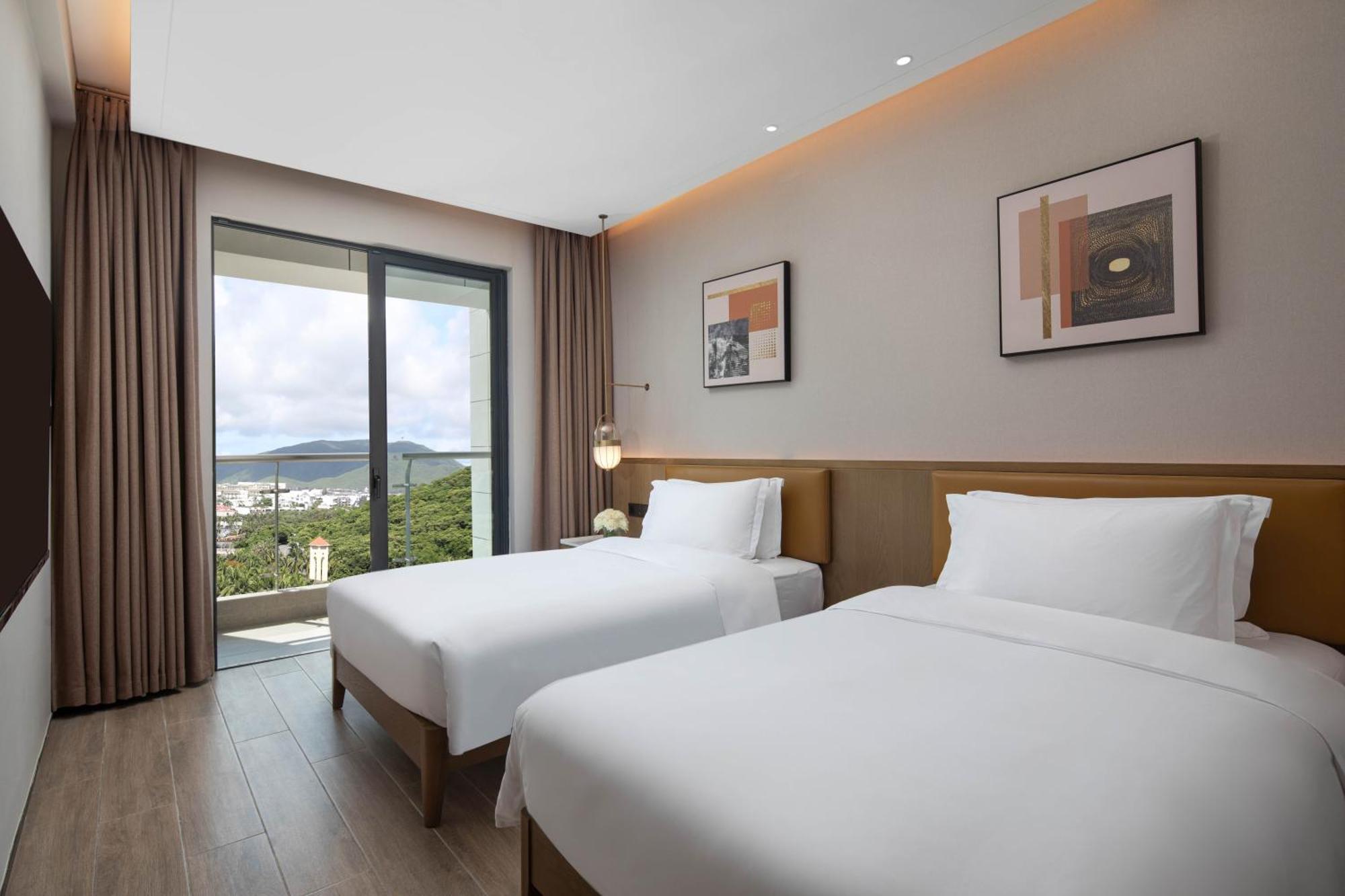 Holiday Inn & Suites Sanya Yalong Bay Exterior photo