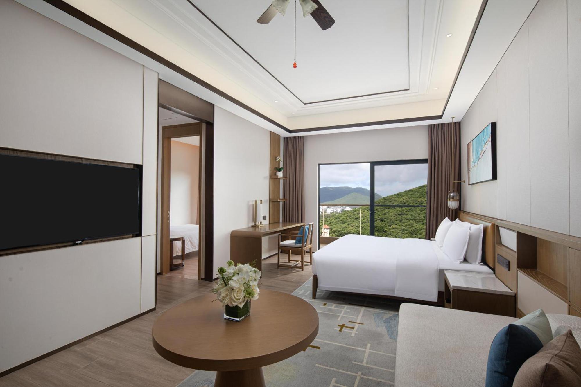 Holiday Inn & Suites Sanya Yalong Bay Exterior photo