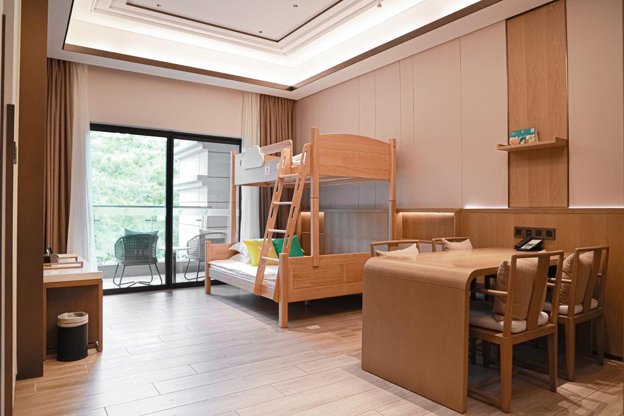 Holiday Inn & Suites Sanya Yalong Bay Exterior photo