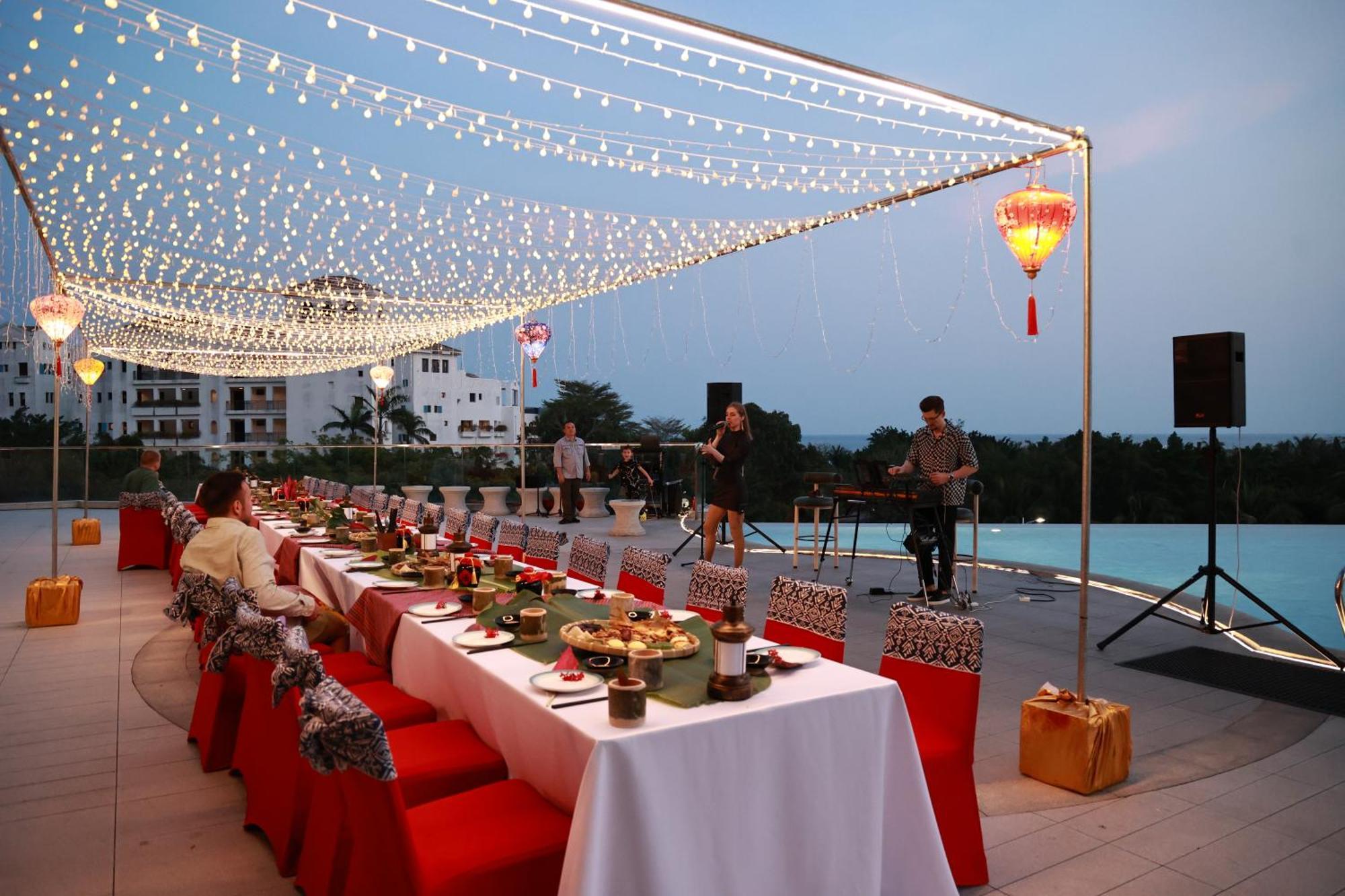 Holiday Inn & Suites Sanya Yalong Bay Exterior photo